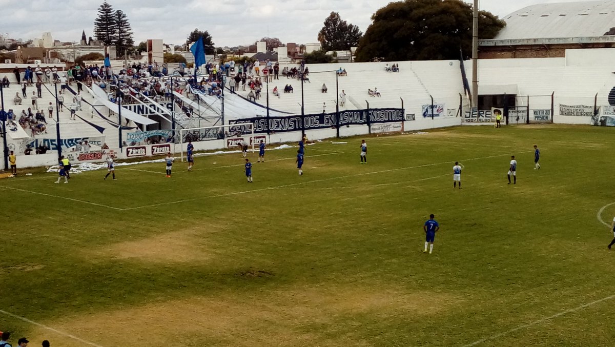 #FederalC #CuartosDeFinal. GOOOL de Juniors.

A los 22' del PT, Lucas Duveaux pone en ventaja al albo.

 #Juniors 1 (2)  #Olayon 0 (1)