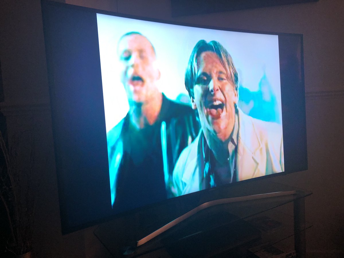 EmmaOohLaLa's tweet image. I’m spending my Sunday evening with @Official5ive #EverybodyGetUp