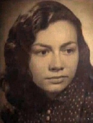 Pizarnikiana's tweet photo. Ninguna dificultad se compara a la de explicar pacientemente a una persona mediocre la raíz de nuestro desencasillamiento. De nuestro disconformismo. De nuestra INMORALIDAD.

#Pizarnik https://t.co/M6xGiV3xNu