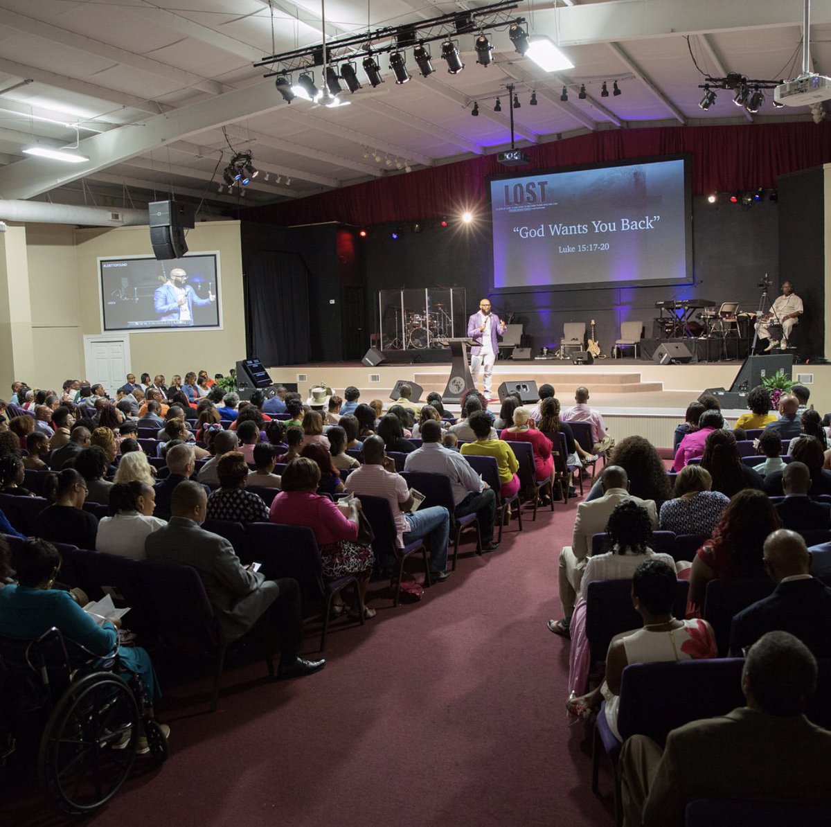 tbcaugusta's tweet photo. Amazing worship today as we celebrated a RISEN Savior! #GodWantsYouBack #losttofound #tbcaugusta #tbcrelaunch2018 @drcegjr https://t.co/65dI3Ls6JS