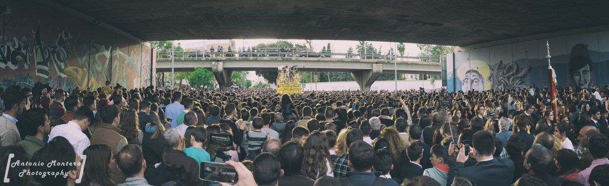 Amonteros's tweet photo. La @ExaltacionJerez por su puente, I M P R E S I O N A N TE #PuenteYaparte #GiraMovil
@PasionJerezana https://t.co/NpvMGXAz8D