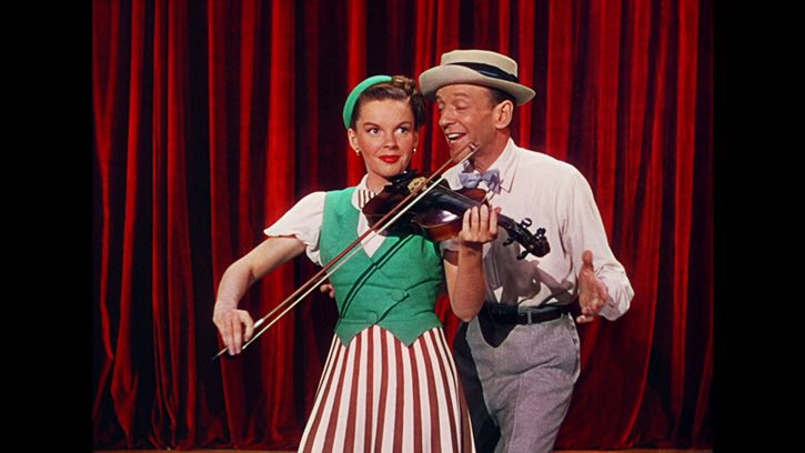 JudyGarlandTCM's tweet photo. Happy Easter everyone! 🐰 Here’s a little behind the scenes of Judy and Fred’s ragtime songs from “Easter Parade” in 1948! https://t.co/aYKgMCKqXj