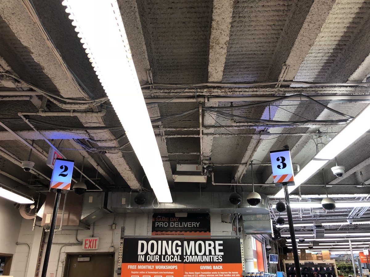 Shenna6158FES's tweet photo. Blue lights for Autism Awareness Month #6158 #trueblue #autism #💙💙💙💙 https://t.co/BLXRcgK4Sz