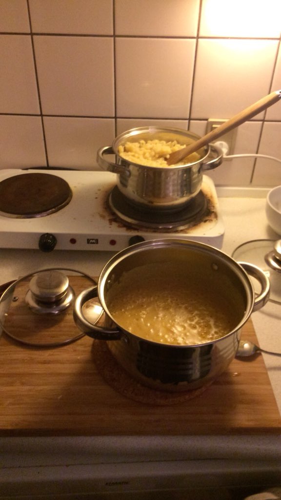 LauraKayleigh_'s tweet image. My girlfriend and I decided to try and make the @sortedfood vegan mac’n’cheese and it’s absolutely delicious 🙈 #veganfood #sortedfood #sortedrecipe #delicious