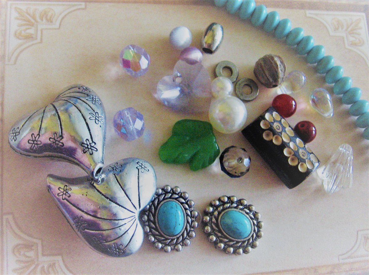 LaurieCDesigns's tweet photo. Check out $15 Bead Grab Bag! Open but Unused Beautiful Beads for Jewelry and Crafts! #Unbranded https://t.co/dt2bpGzAiT via @eBay #jewelrymaking #craftsupplies #crafts #beading #bead #beadwork #handmadejewellery #handmadejewelry https://t.co/ul6orIy7P6