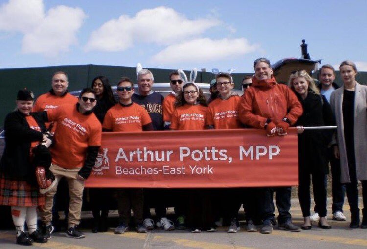 crombie_steven's tweet photo. Happy Easter from @apottsmpp and the gang. What a great turn out for the #Easter2018 #beachesto parade! #beacheseastyork #WhoWeFightFor @OntLiberal https://t.co/R0R4JkpGFJ