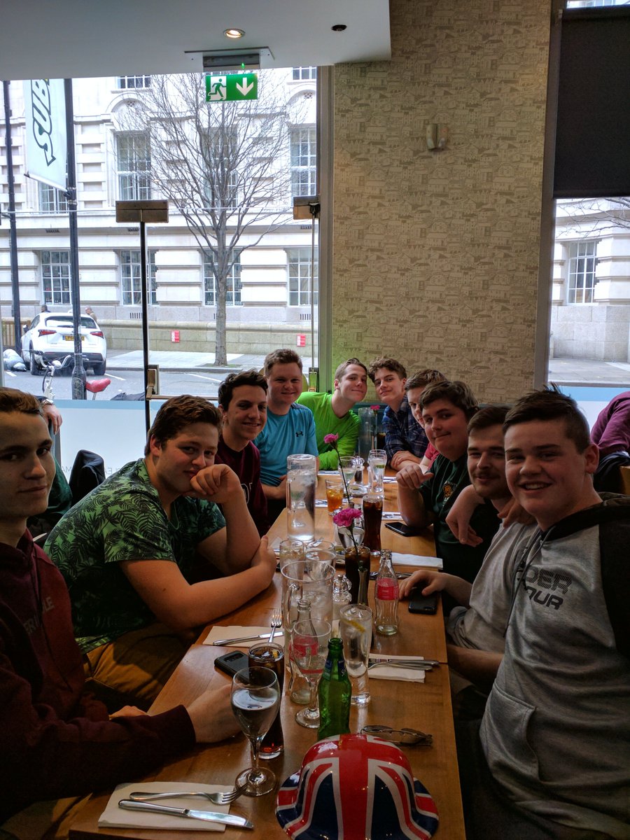 burkemia's tweet photo. Great day in London!  Team dinner after 13km walking/bus tour of the city.
@AdamScottrugby @ascviathletics @ASCVI_SAC https://t.co/fE2Ve681DQ