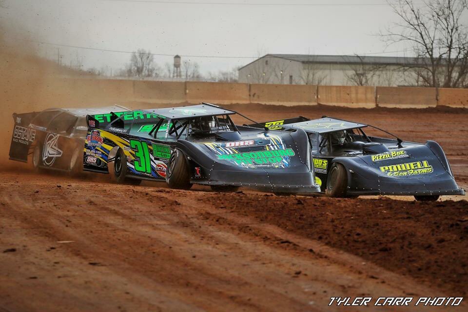 About to strike from the shadows <a href="/FastFreddiec4/">Freddie Carpenter</a> heat race <a href="/Legend_Hilltop/">Legendary Hilltop</a> Photographer <a href="/T_Carr_Photos/">Tyler Carr</a> captures this before Freddie pounces.