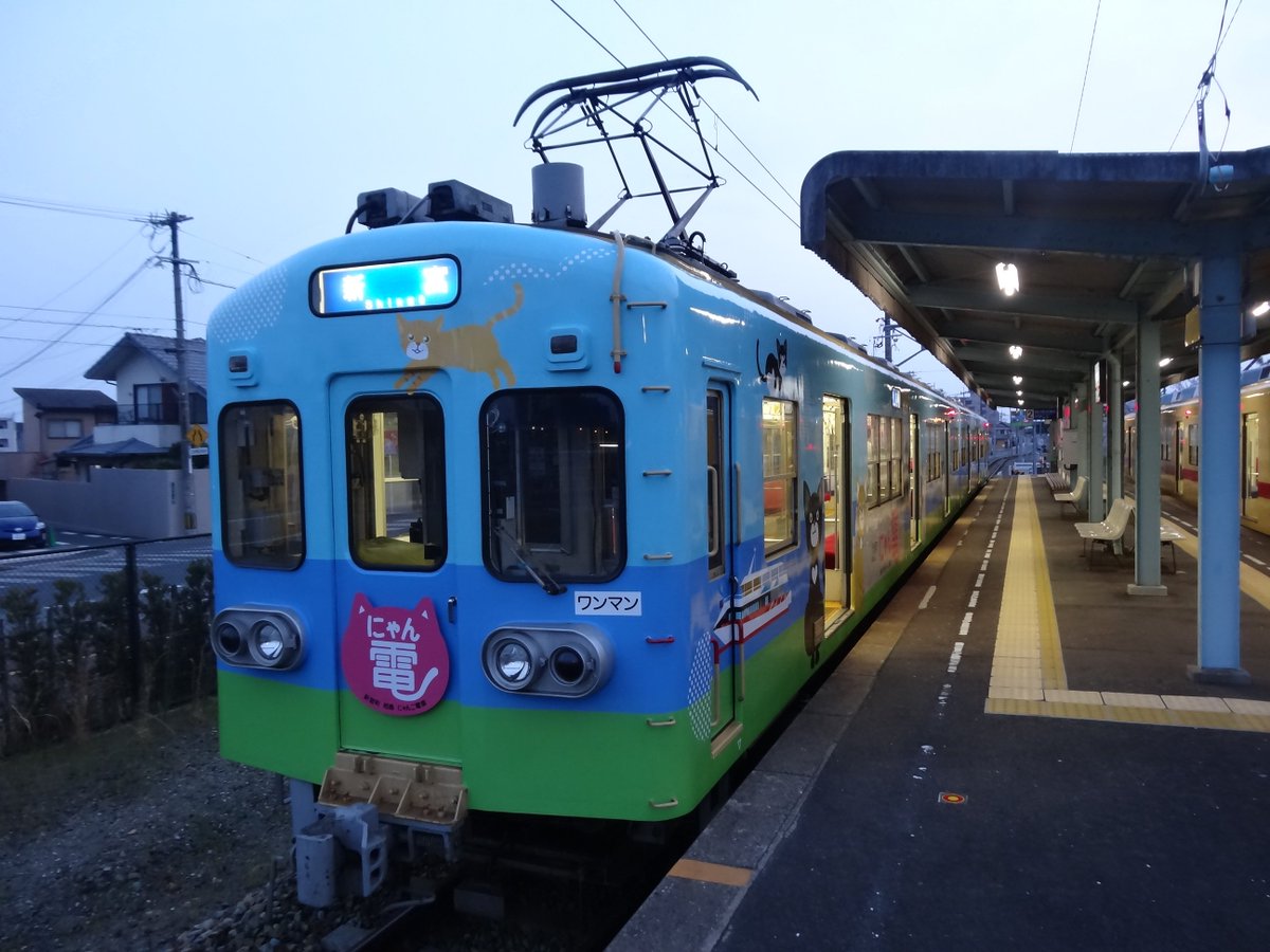 タケシ 北九州市民 西鉄電車 ローカル線 乗り鉄 18年4月1日 西鉄貝塚線ラッピング電車 にゃん電 にゃんこ電車 福岡県新宮町の相島 猫の島 Prのためのもの 昭和37年製の600形2両編成 西鉄新宮駅の駅名標もこんな感じ 西鉄は猫ちゃんシール何枚