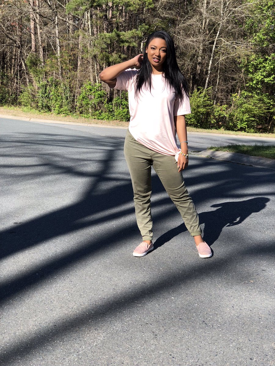 Duhh_ImDawn's tweet photo. I've been stepping out my comfort zone and taking more pictures lately. https://t.co/mjOJKoeEVU