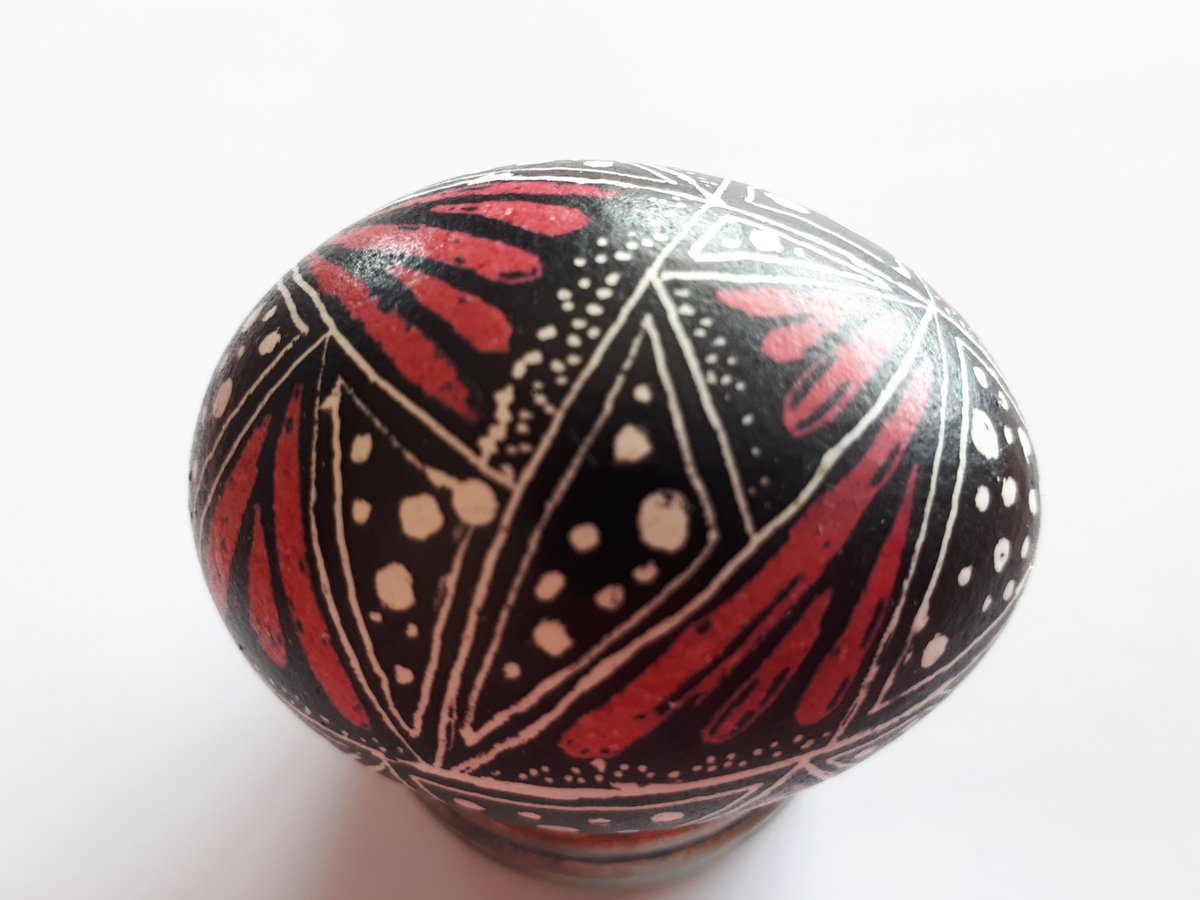 BrendaKasianiuk's tweet photo. I hope you are enjoying your Easter weekend!
Did anyone decorate any Easter eggs this weekend?
Please share! These are some of my faves I created this weekend. #pysanka #Easter #funwitheggs https://t.co/R1ZgJSiB9b