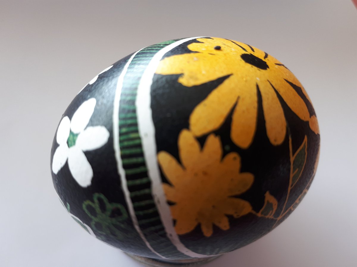 BrendaKasianiuk's tweet photo. I hope you are enjoying your Easter weekend!
Did anyone decorate any Easter eggs this weekend?
Please share! These are some of my faves I created this weekend. #pysanka #Easter #funwitheggs https://t.co/R1ZgJSiB9b