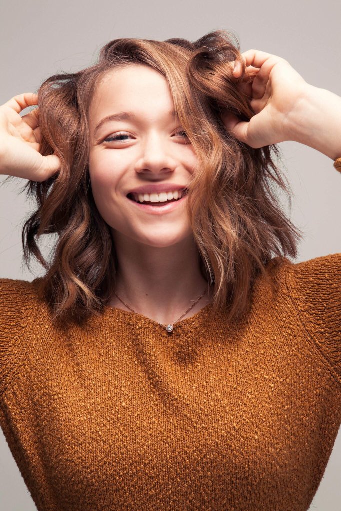 Merci à La Voix pour cette aventure extraordinaire! Merci à mon coach Garou pour tous ses précieux conseils! Ce n'est pas la fin, mais bien le début de quelque chose! Je vous promets que vous n'avez pas fini de m'entendre chanter! 
À bientôt xx