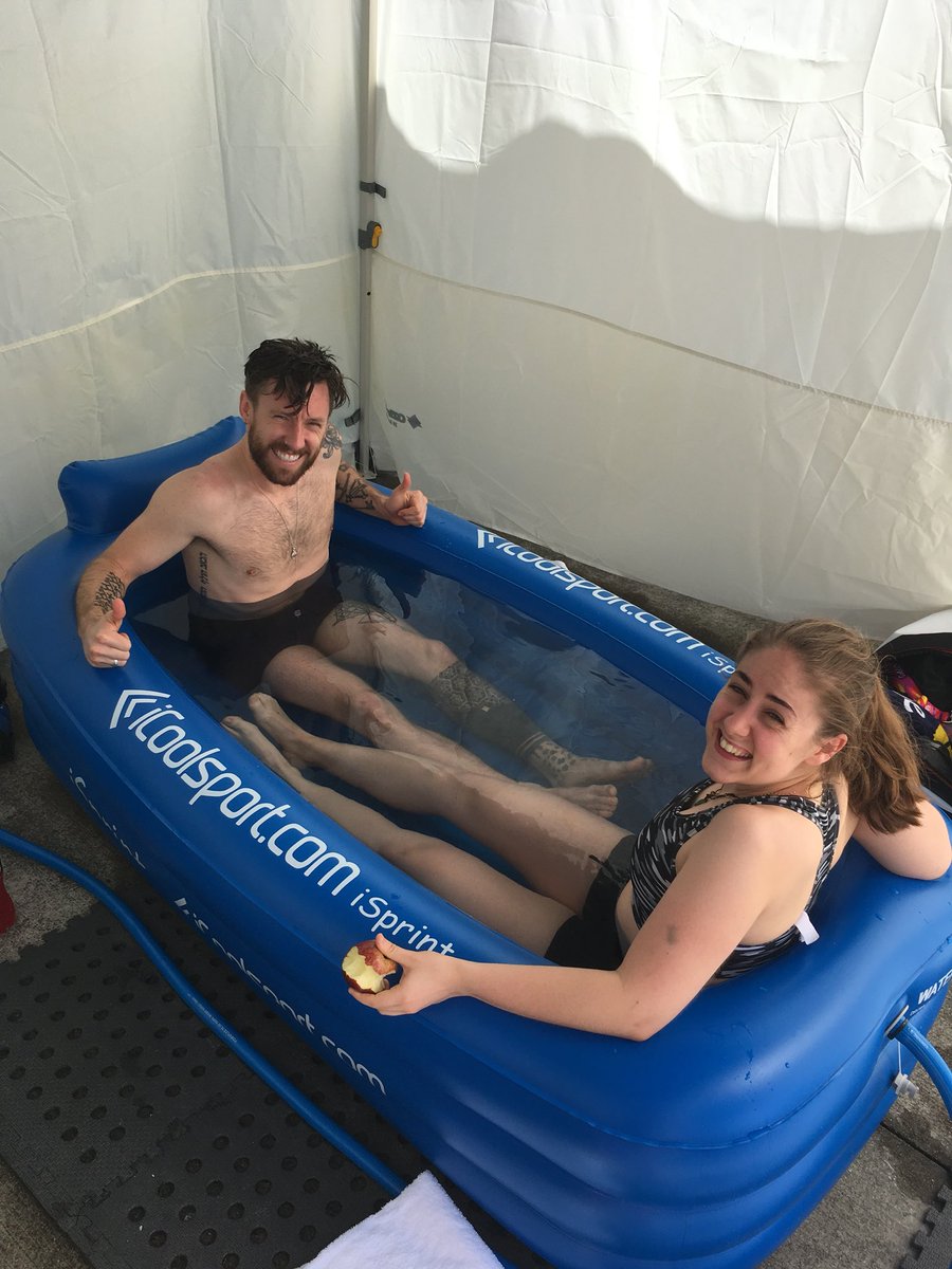 djevs24's tweet photo. @tesnievans @pvdcreed cooling off here on the Goldcoast https://t.co/uGx2F4xaUU