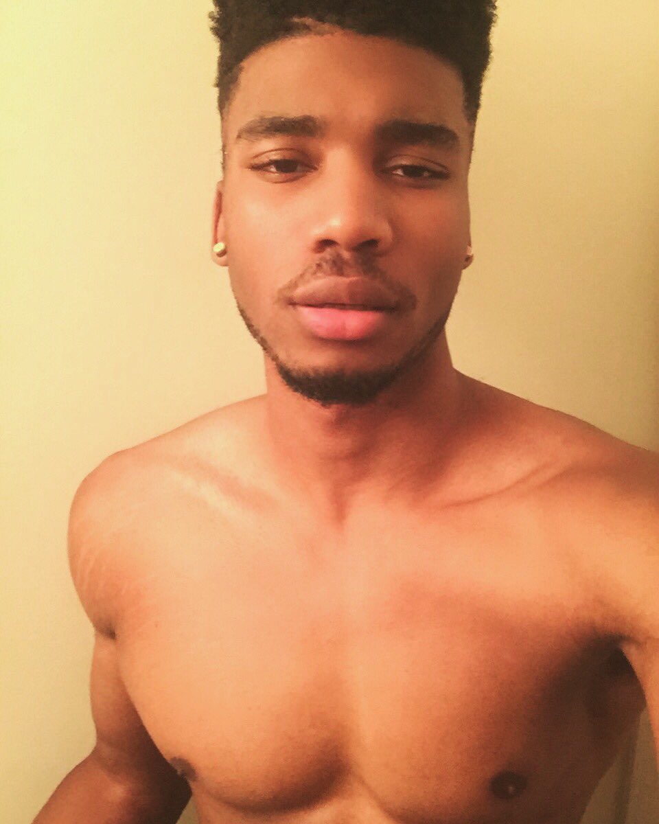 OWT6ix's tweet photo. #2012vs2018 🤦🏽‍♂️ the glo up is real 😂 https://t.co/1Y9jvPXALZ