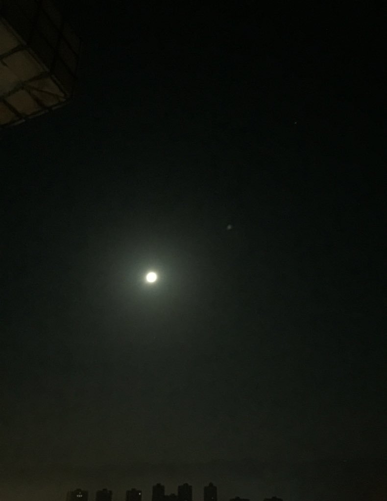 JamesCageWhite's tweet photo. The moon is still there and I'm going to work, life is not easy, I have a decayed tooth,i may see a dentist this week https://t.co/pBfHLEuWKu