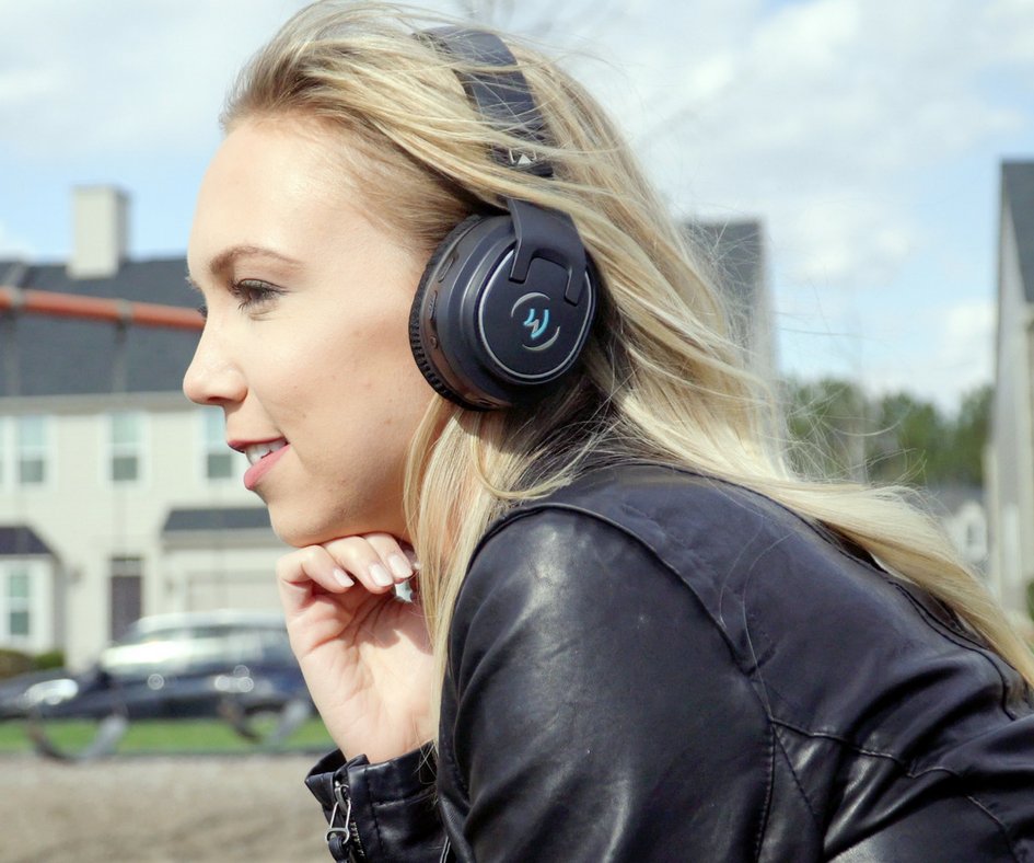 xenwarps5's tweet photo. I'm pumped for these new headphones! https://t.co/m89gX1qDcp https://t.co/NTMo7PsSjo