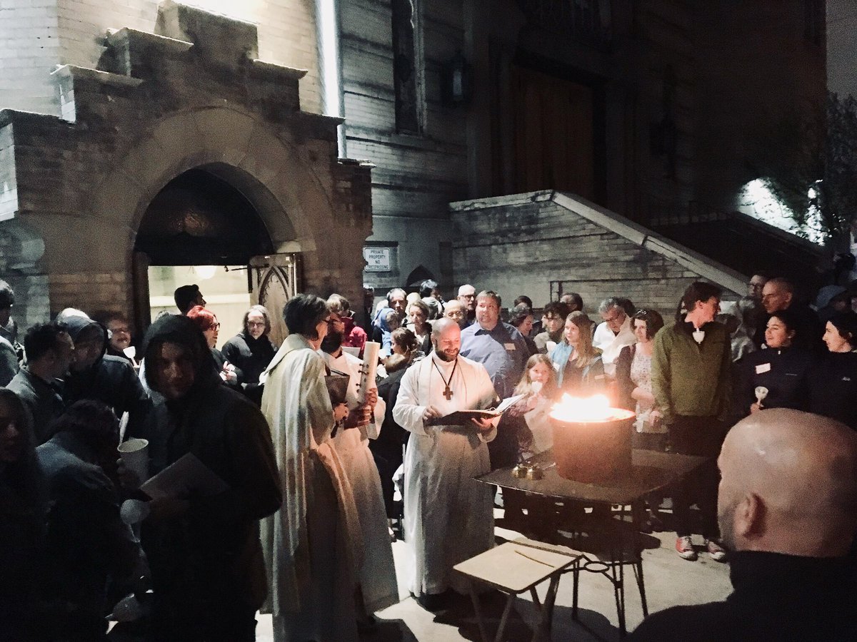 Sarcasticluther's tweet photo. So grateful to be part of a community who is willing to walk through love, betrayal, death and resurrection together. #triduum #hfass https://t.co/IfPyCQ4pBw
