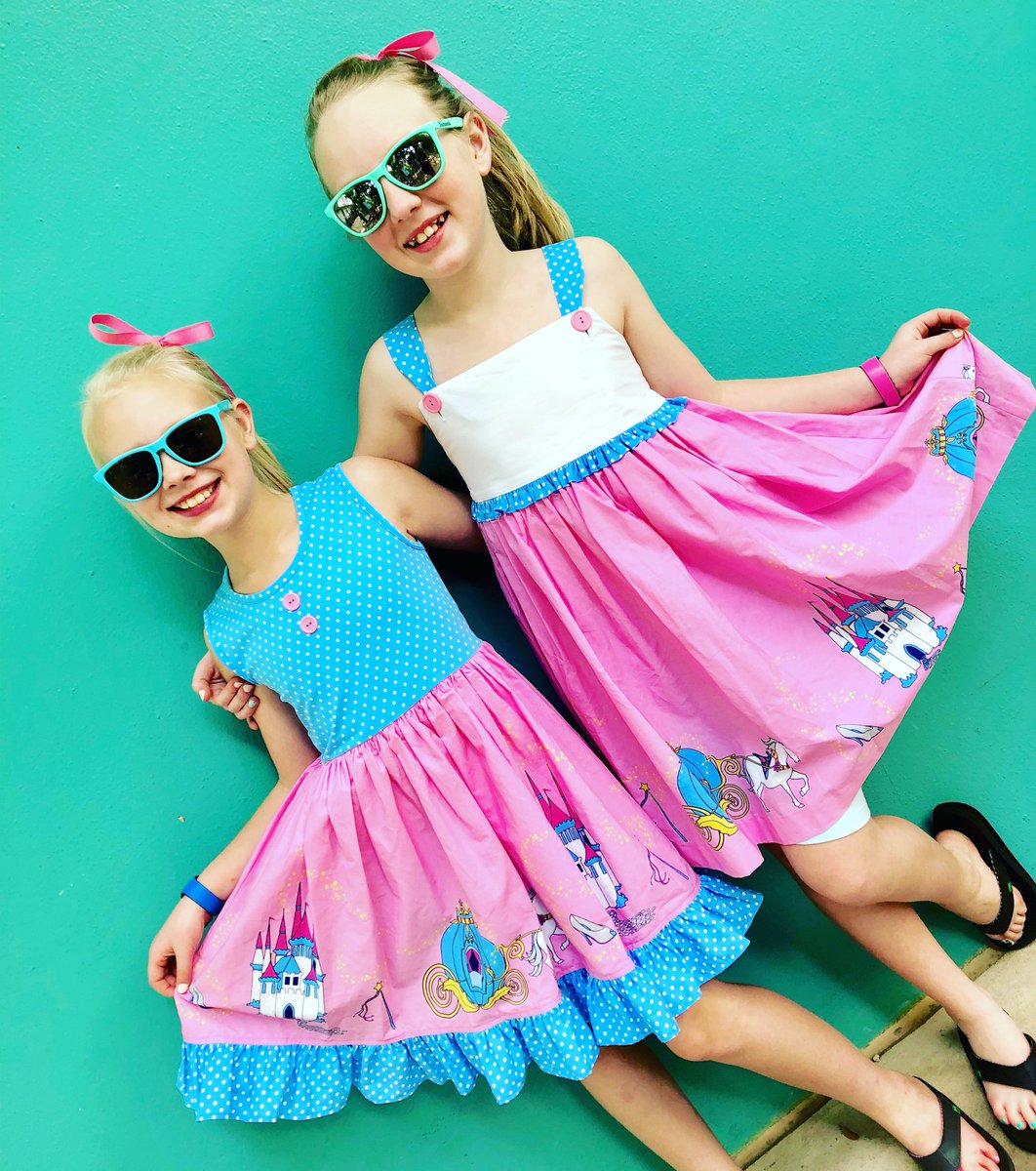 laceybball's tweet photo. We love the #purplewall, but the #tealwall is pretty magical, too! #knockaround #eleanorrose @ChristianGravy https://t.co/2pcaPjdTVZ