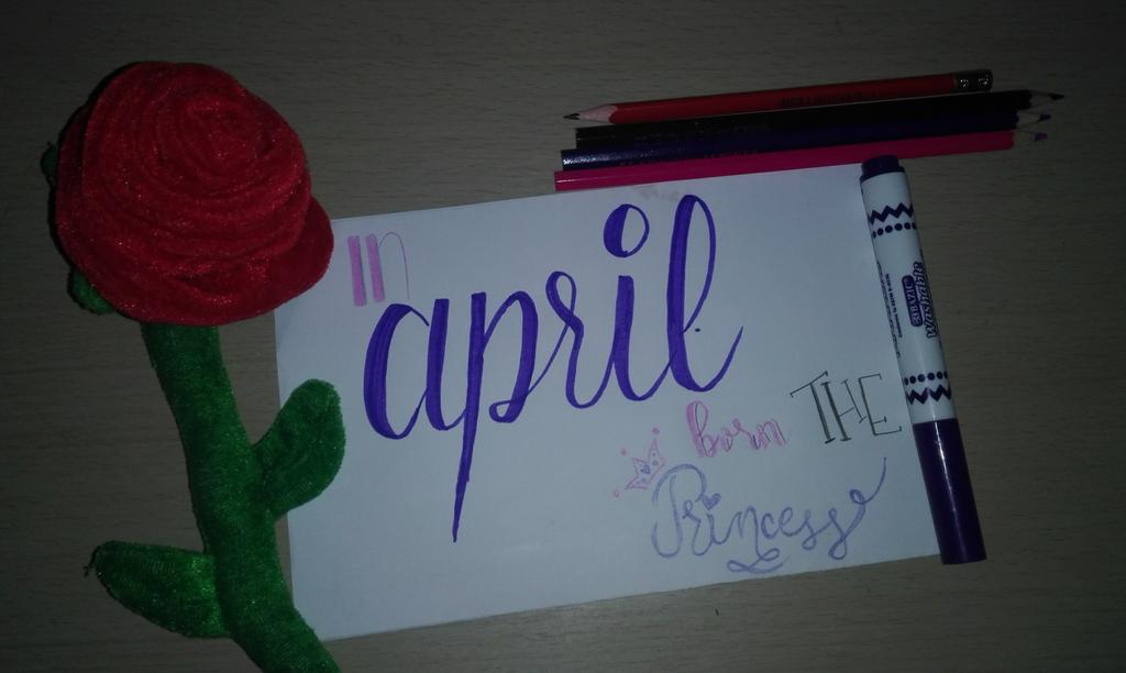 Bea_92_G's tweet photo. Abril 🌹
El mes del nacimiento de la primogénita de mi mamá y papá
O sea, 🙋 (Yo)
Practicando el arte de las letras.
#lettering #April #MeMonth👑 https://t.co/MRSTTHlDKX