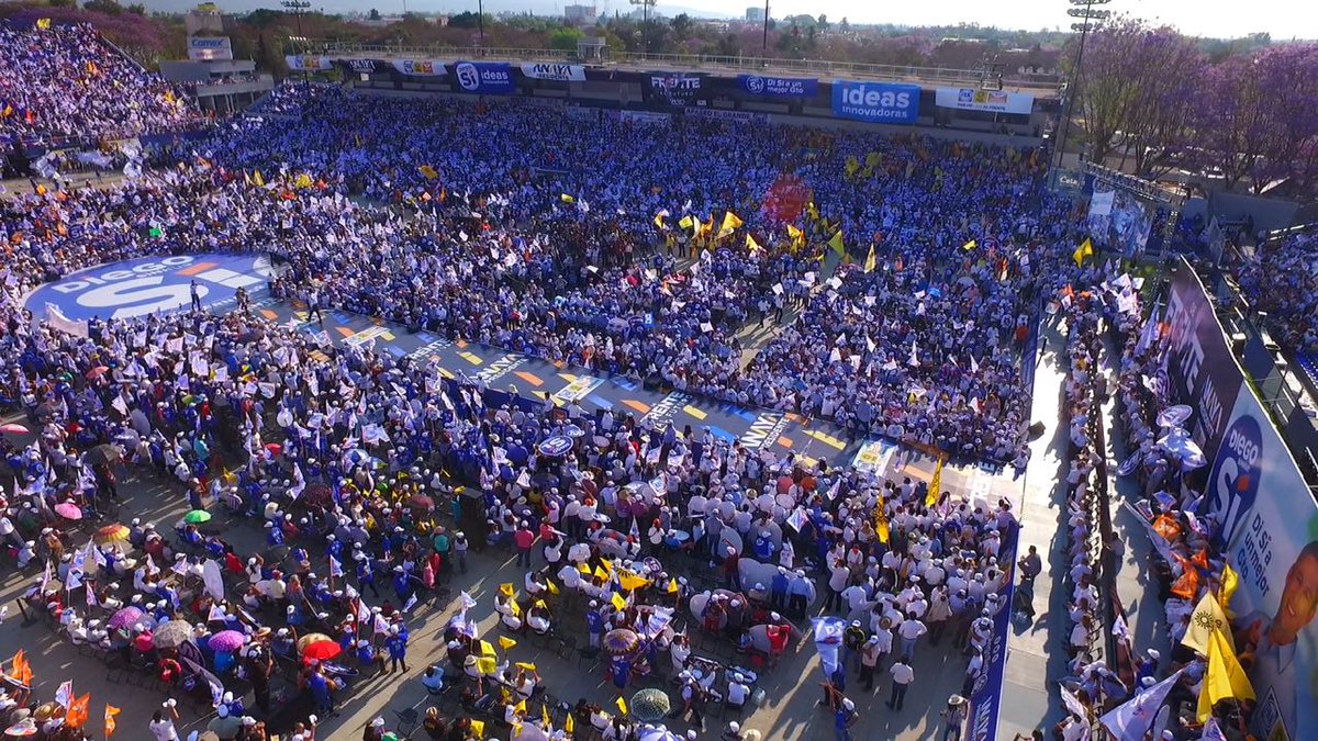 Hoy Guanajuato manda un mensaje muy claro a todo el país: estamos en pie de lucha, nuevamente levantamos la mano y decimos Sí a <a href="/RicardoAnayaC/">RicardoAnayaC</a>, Sí a un México mejor. #DiegoSí #PorGuanajuatoAlfrente #DeFrenteAlFuturo