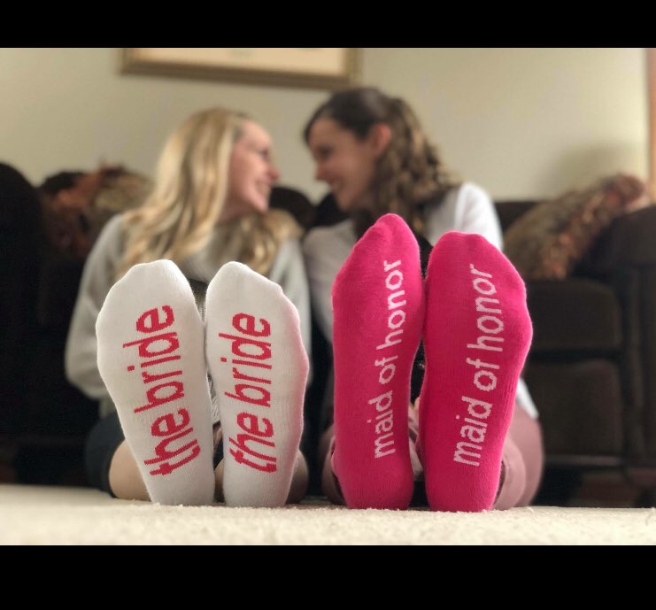 RT @notestoselfsock: Thank you Lisa Allen Turner for this great picture! #bride #maidofhonor #wedding #beautiful #wordsmakeallthedifference #notestoselfsocks