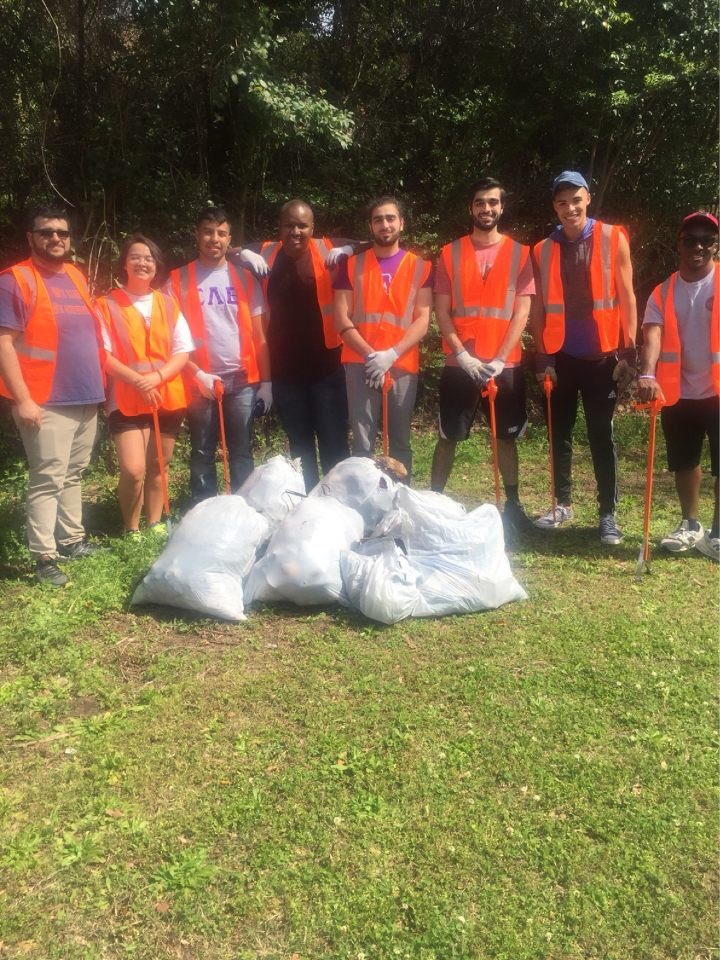 Making Maxcy Gregg Park a little bit more Phenomenal. ✅🔥 

 #CommunityService #ZEBetas #BetaWeek #WhySLB
