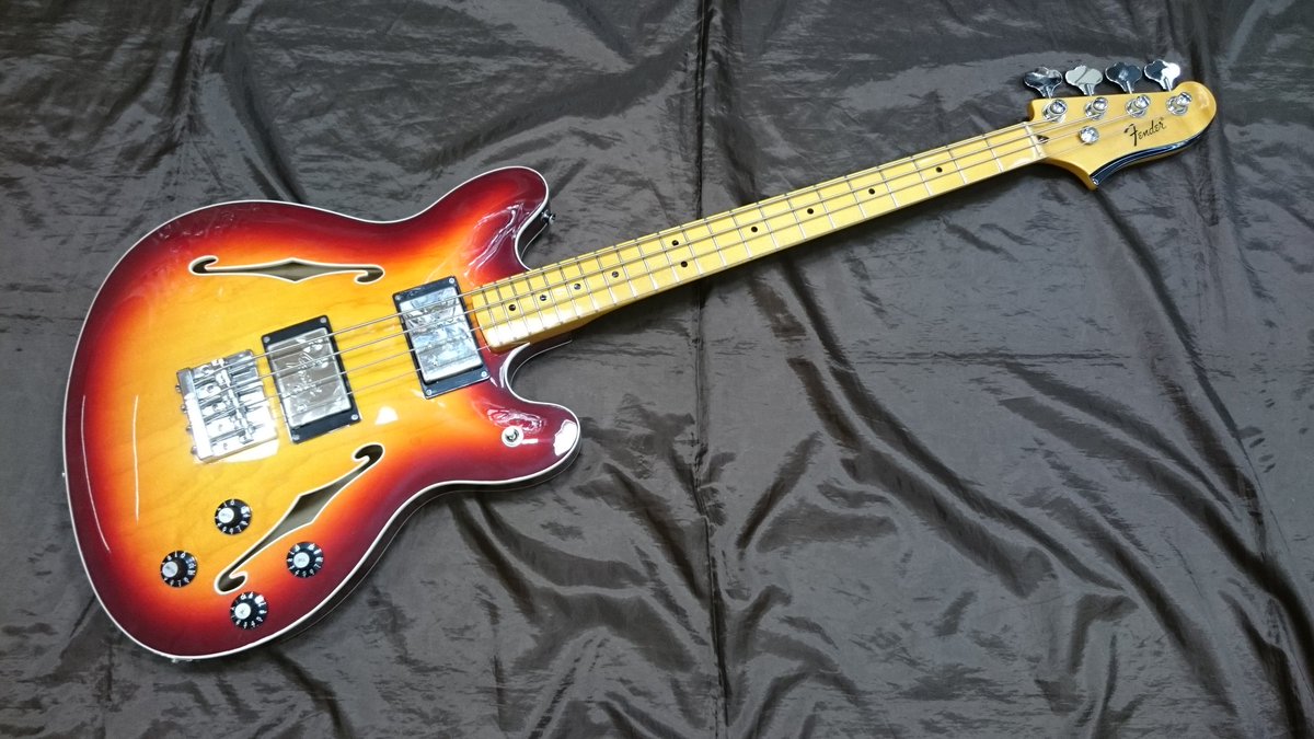 Fender フェンダー スターキャスター・ベース