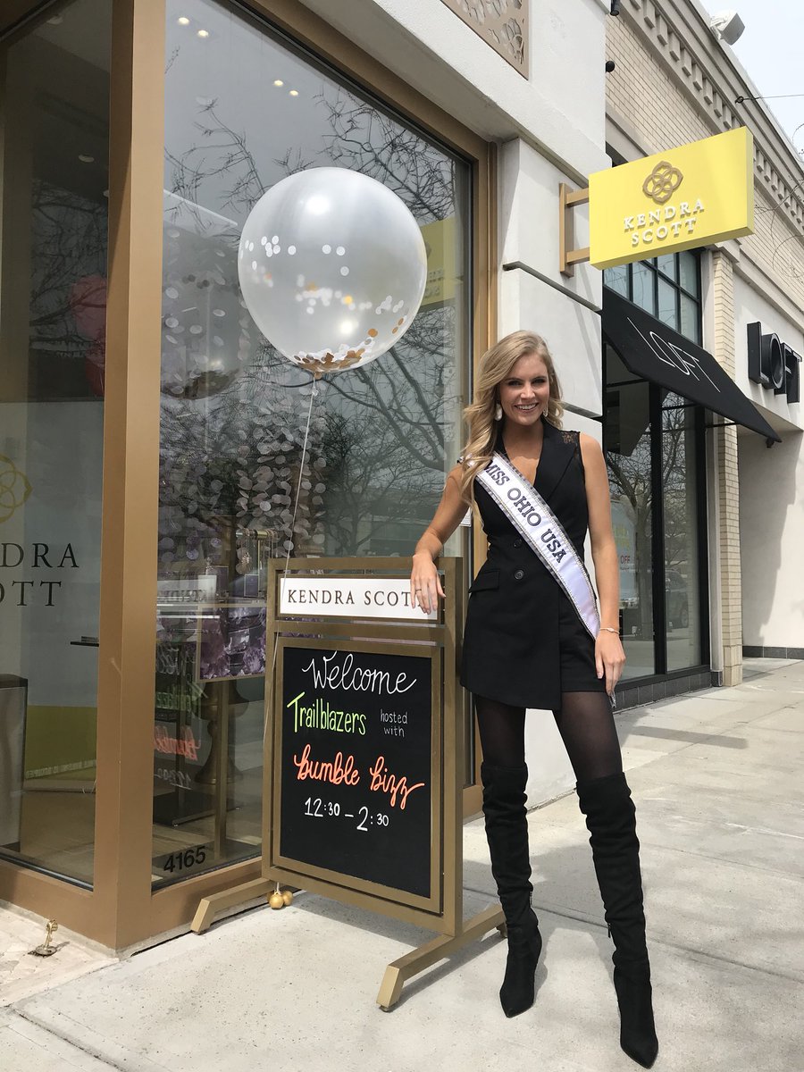 MissOHUSA's tweet photo. I am honored to be one of the #BossBabe speakers at the #Tailblazers event hosted by @kellierenehall for #bumblebizz at @KendraScott! Always happy to share the love for my business, Queen Bee Honey and platform: #TheWorkerBee. ๐ธ๐๐ฏ #MissOhioUSA #ProcProd https://t.co/hf3vnfKHHW