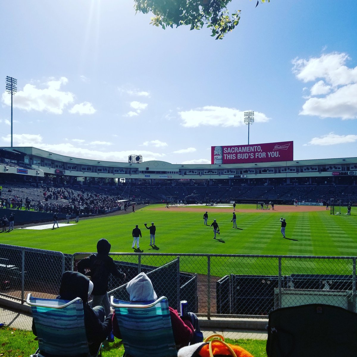 nate_mclovin's tweet photo. Lawn seating at the Giants v. Rivercats game. https://t.co/JvhGZqXL9A