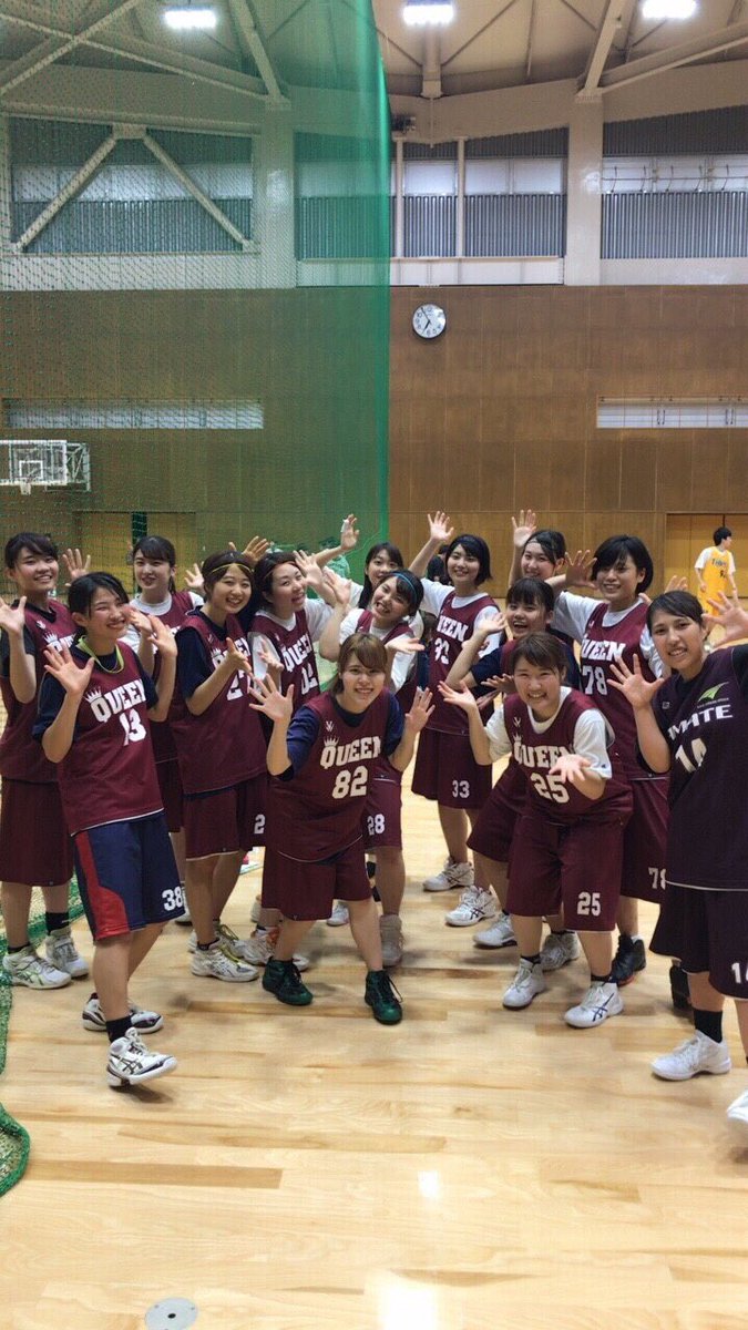 Queen 神戸大学バスケットボールサークル Twitterren 普段の練習以外にも 連盟やセカステなどの大会に出場したり 夏や冬に合宿に行ったり 色んなイベントもたくさんしてます これから 現役メンバーの紹介始めま す 楽しみにしててくださいね
