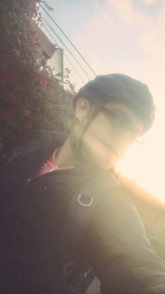 Danniemusiccol's tweet photo. Creo ser el único que le da guayabo saber que la persona que más querés en esta vida se distanciara de ti un poco..... Maldita costumbre de ver tu sonrisa al hacer una payasada...... Te quiero tantico @tannyatorrejano #mibueñue #mimore #miamor #teExtraño https://t.co/SgDIh16huR