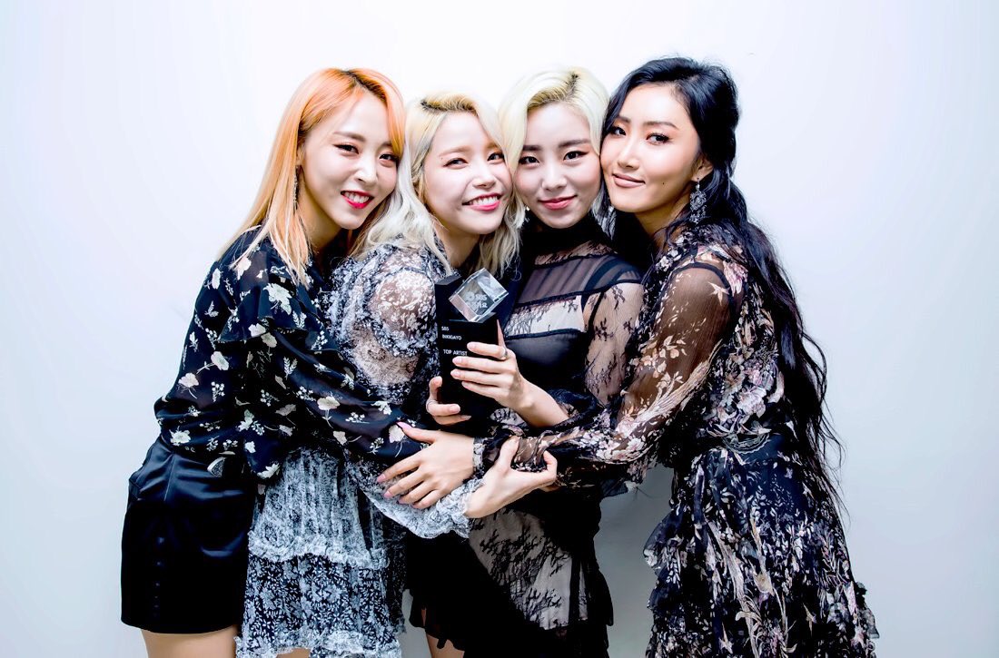 tgcnim's tweet photo. [TRANS][NEWS] MAMAMOO 'Starry Night' 9 Wins... "The Miracle of April Fool's" #마마무

"Mamamoo's eternal half 'MooMoos', thank you very much. This was totally unexpected, to have won #1 for 3 consecutive weeks. At first we thought it's an April Fool's joke. It's a miracle." https://t.co/HG7h7IFrYa