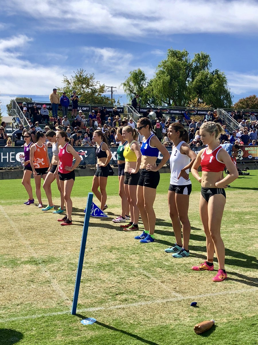 The women are ready for the Lorraine Donnan 400m Handicap which was won by Meg Deane (in black) in 52.87 #stawellgift