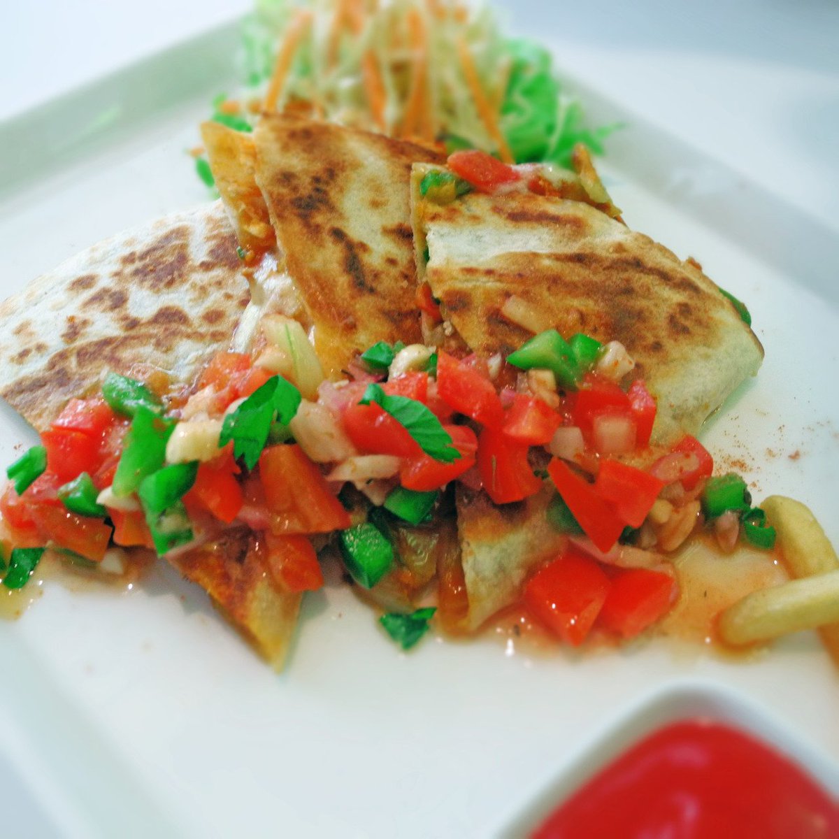 Chicken QUESADILLAS
Rp 38.000,- NET
Only in Meratus Restaurant Quest Hotel Balikpapan
🏩 Jl. Jend Sudriman Balikpapan Superblok blok H-11