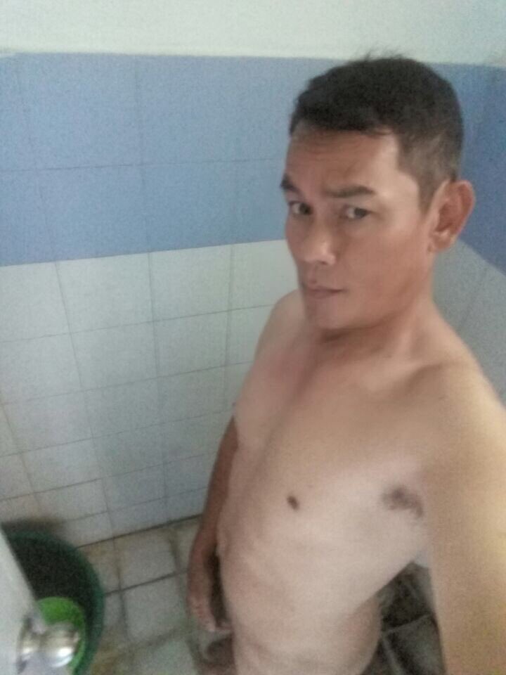 Suriya69378077's tweet photo. ลุงขับรถส่งมาไห้ดู #ชายแท้ https://t.co/7BtIMuRCf9