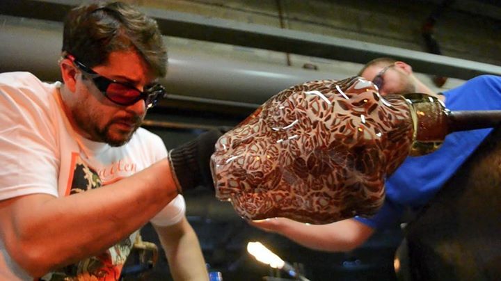 GGarmezy's tweet image. New video drops today at 8am est! Sculpting a functional Siberian tiger with artist @btullman @igniteglass. Check out my YouTube channel at Grant Garmezy and subscribe to see a new video every Monday. #glassblowing #glassvideo #thisisalotofwork #hotglass #headyglass #oprahsb…