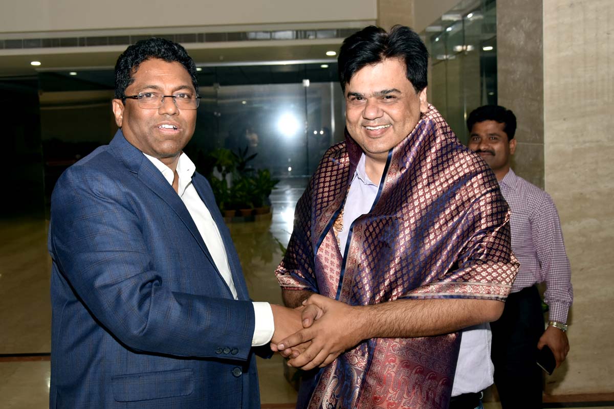 Sri_City's tweet image. @Sri_City financial year 2017 – 18 ends with a prestigious visit by Mr. Praveen Prakash, IAS &amp;amp; his wife Mrs. Bhavana Sexsena, IPS. For more, click sricity.in…/ap-resident-commissioner-visits-sr…/

#visittosricity #robustinfrastructure #mondelez #multiproductzone