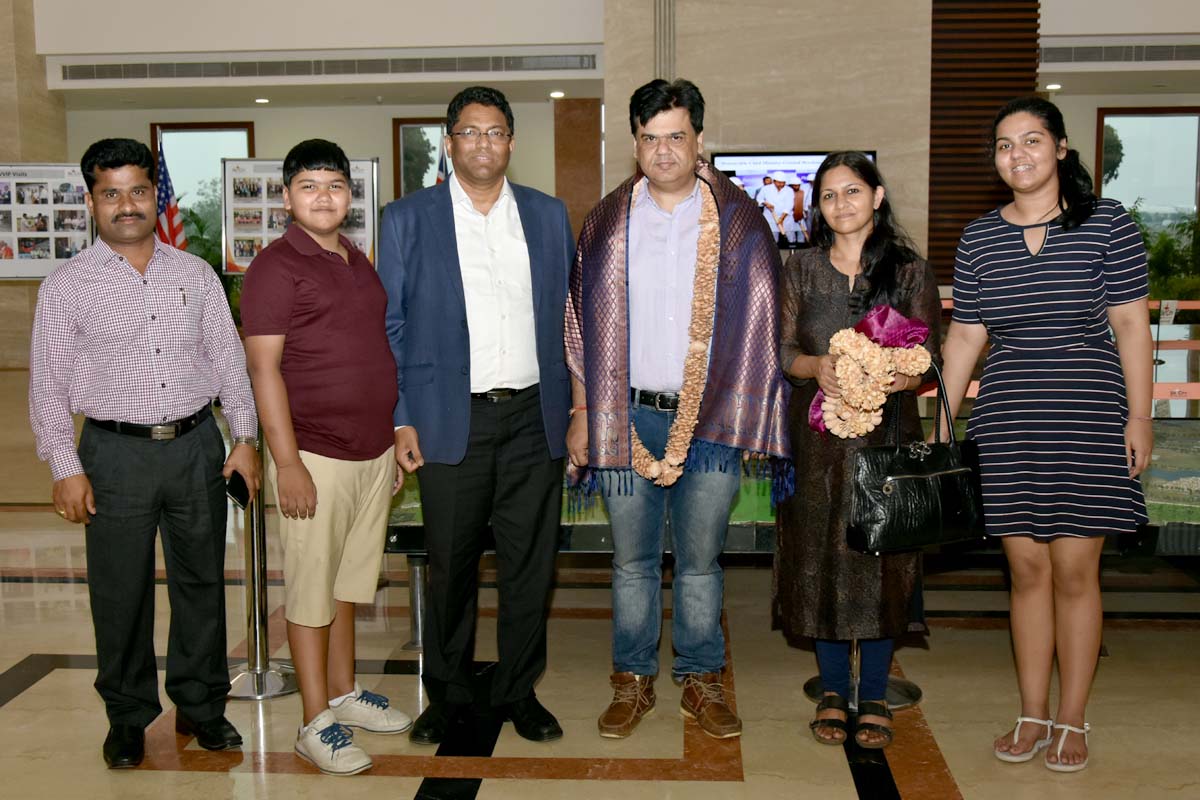 Sri_City's tweet image. @Sri_City financial year 2017 – 18 ends with a prestigious visit by Mr. Praveen Prakash, IAS &amp;amp; his wife Mrs. Bhavana Sexsena, IPS. For more, click sricity.in…/ap-resident-commissioner-visits-sr…/

#visittosricity #robustinfrastructure #mondelez #multiproductzone