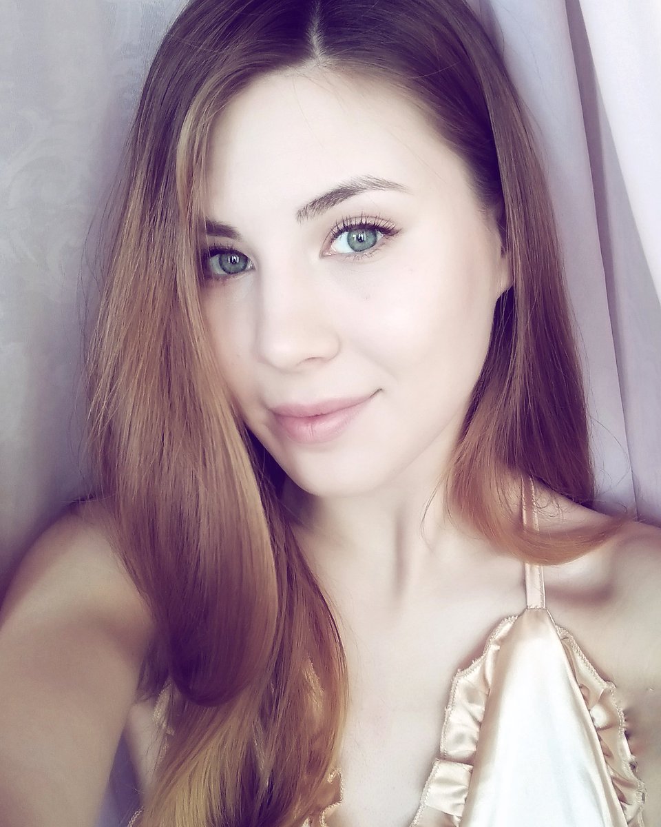 Aℓison. @alis_blck. 