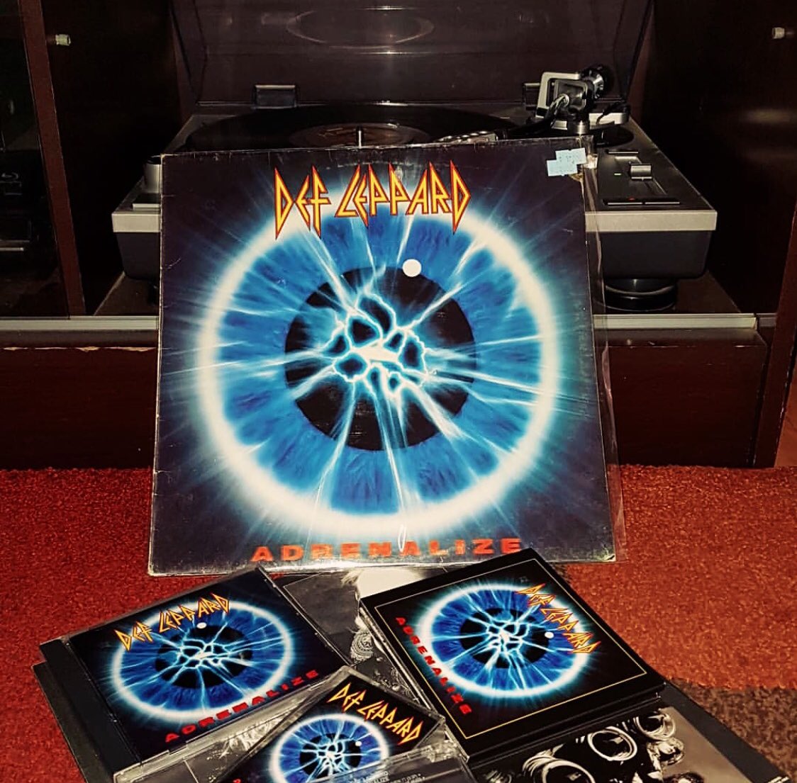 DefLeppard's tweet photo. ⚡️26 years⚡️ https://t.co/unWOSWcXX2