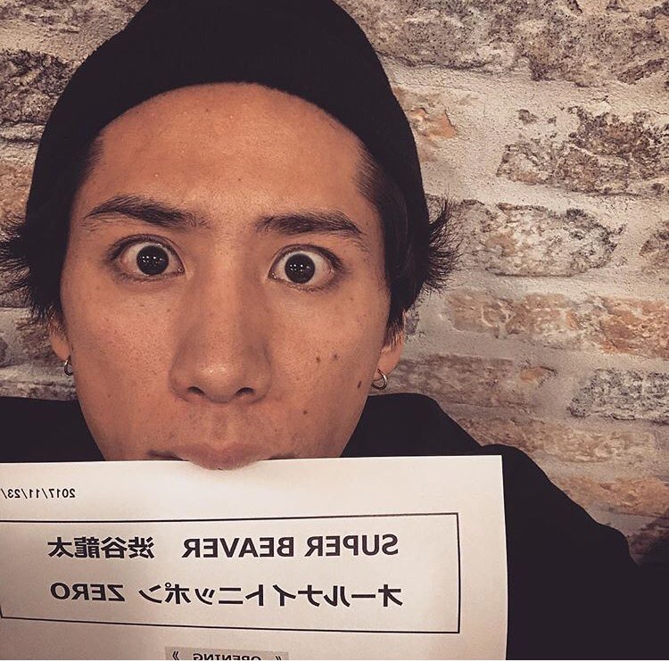 10969erk's tweet photo. Takaの誕生日のが4/17ということで417RT目指してといいつつ遅いスタートだから無理かな
お願いします！

#4月17日までに417RT目指す 
#Taka誕生祭 
#ドームまで後3日 
#ぶちあげるぞー https://t.co/khhTdzWurK