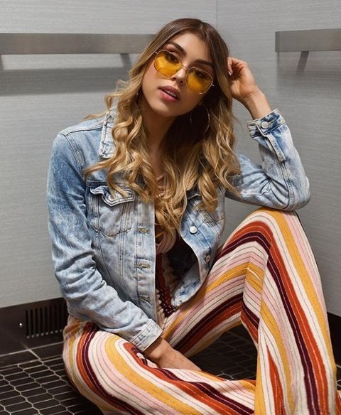 2⃣ Marie, 19 años, México🇲🇽
"Espero poder hacer muchos amigos, llevarme bien con todos y pasarla bien. Mi pasatiempo favorito es viajar, salir a fiestas y escuchar música"