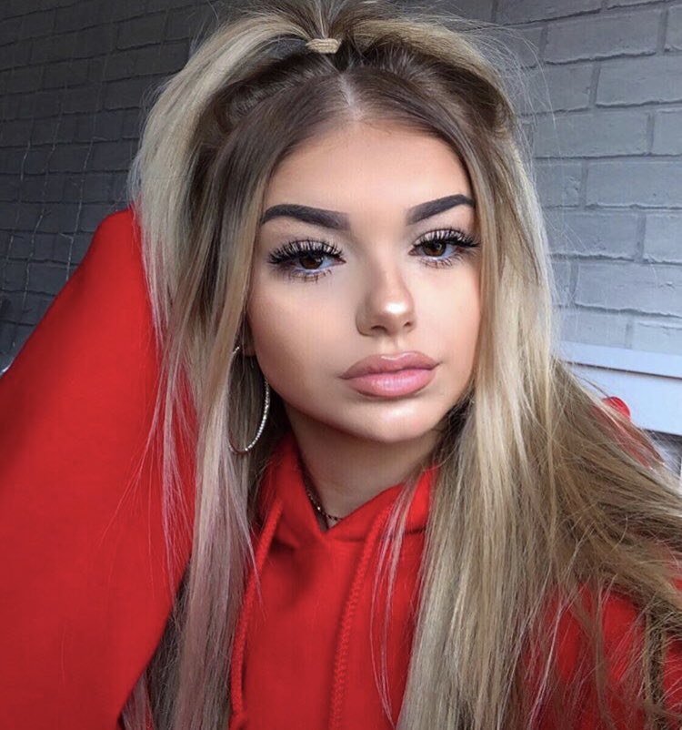 Charleigh_hoot's tweet photo. #aprilfoolsgay - get at your girl, sheโs single asf ๐๐ https://t.co/3ckpheajO7