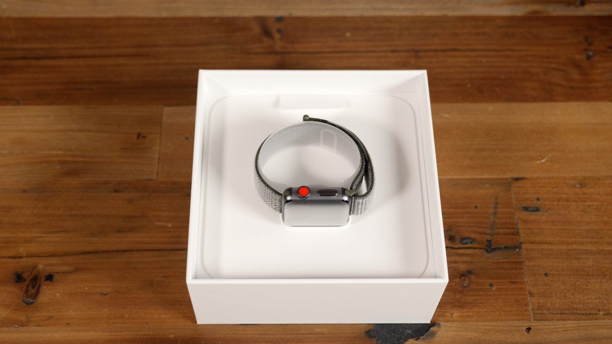 KGI: New Apple Watch models later this year with new design, ~15% bigger display buff.ly/2utPLMW