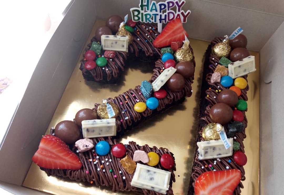 cakes & sweets on Twitter "mencari kek/brownies monogram boleh ws