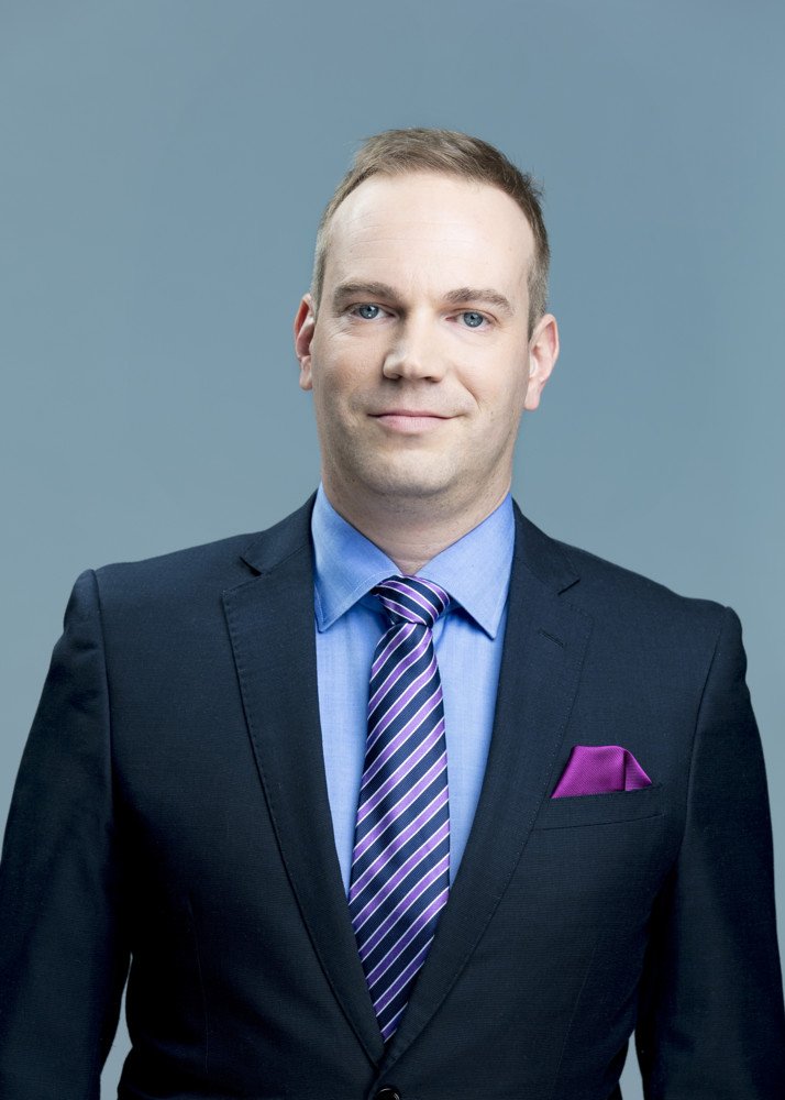 Kalmarglobal's tweet image. Kalmar’s Henrik Häggblom will be speaking about sustainable container operations and powering the ports of future at TOC Asia 2018. @TOCWorldwide #TECHTOC #kalmarglobal #Sustainability #containerhandling @HHggblom