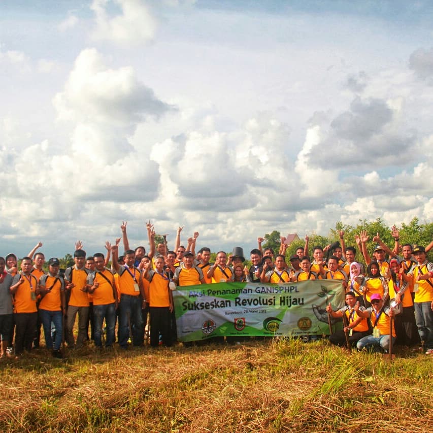 bphl11bjb's tweet photo. Dengan semangat “Sukseskan Revolusi Hijau”, 28 Maret 2018, ganis PHPL, BPHP IX, ISWA, Kebun Raya Banua, IKA SKMA melaksanakan penanaman dan pemeliharaan di Kebun Raya Banua, Banjarbaru, Kalsel. 

@KementerianLHK @DitjenPHPL @SitiNurbayaLHK @bphp9
#kemenlhk #ditjenphpl #bphp9 https://t.co/msfPtlwBAH