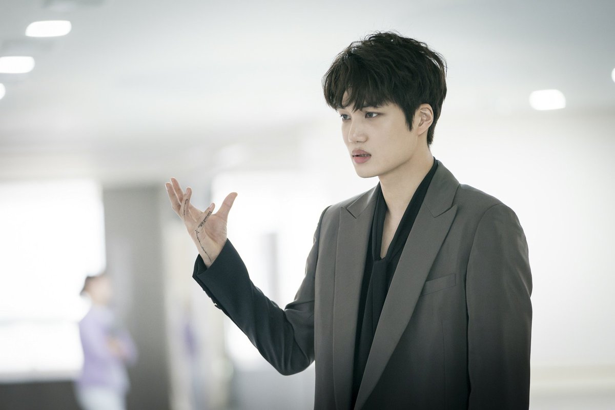 weareoneEXO's tweet image. 카이의 ‘우리가 만난 기적’ 오늘 밤 첫 방송!
인간이 아닌 다른 세계의 인물로, 치명적인 실수를 하는 중요한 역할인 아토역을 맡았습니다.
카이의 색다른 변신을 확인하세요.

📺 KBS 2TV ‘우리가 만난 기적’ : 2018. 04. 02 10PM KST

#EXO #엑소 #KAI #카이 #우리가만난기적 #TheMiracleWeMet