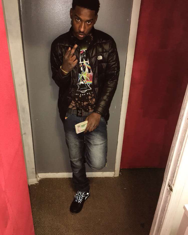 ELSKIGO's tweet photo. Fuck Em All  Fake Love is a trend https://t.co/yOjYS8hTJ0